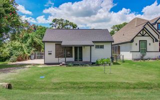 1007 San Jacinto Street, Highlands, TX 77562