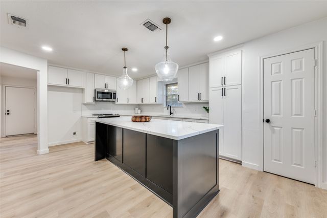 2601 Red Oak Lane, Plano, TX 75075