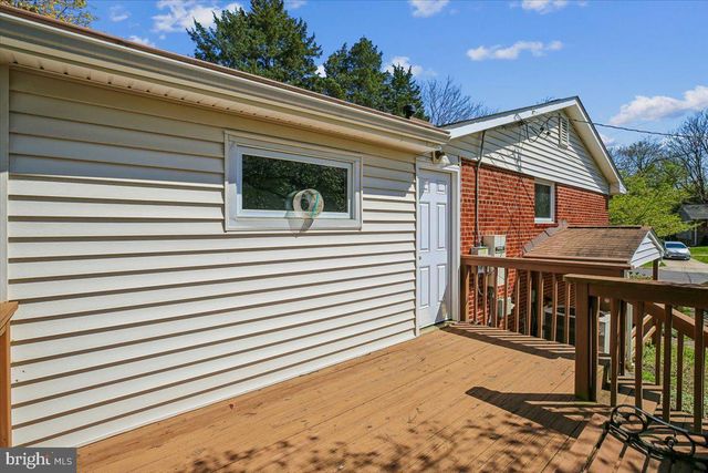 2 LORRE CT, Rockville, MD 20852