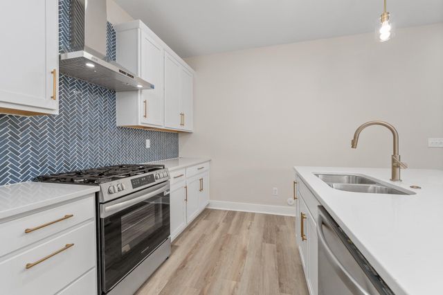 1616 S Martinson St, Wichita, KS 67213