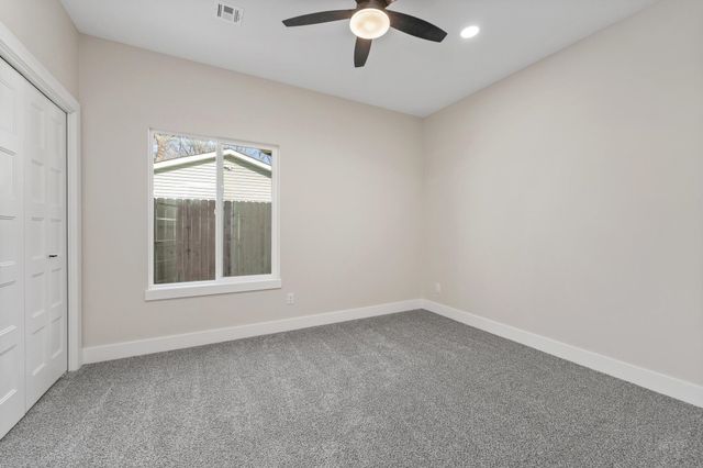 1616 S Martinson St, Wichita, KS 67213