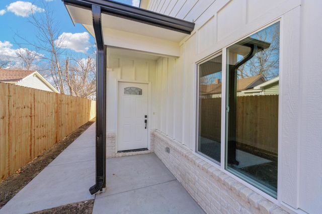 1616 S Martinson St, Wichita, KS 67213