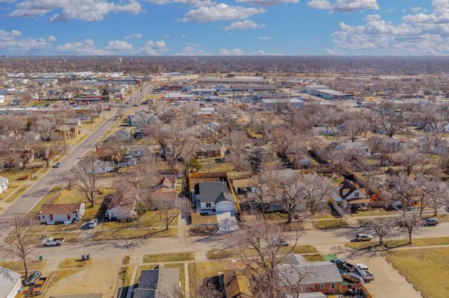 1616 S Martinson St, Wichita, KS 67213