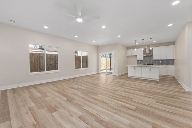 1616 S Martinson St, Wichita, KS 67213