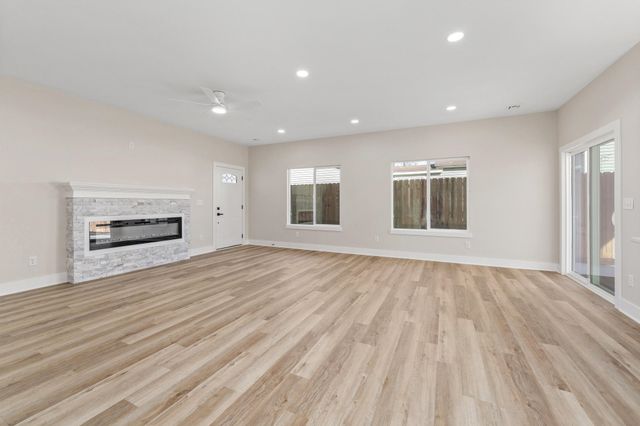 1616 S Martinson St, Wichita, KS 67213