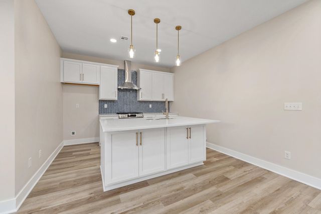 1616 S Martinson St, Wichita, KS 67213