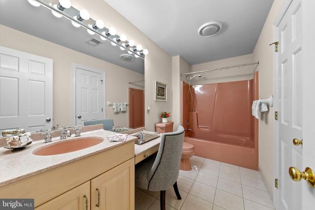 18 STONY CREEK CT, Shamong, NJ 08088