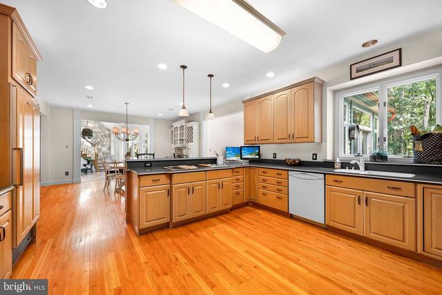18 STONY CREEK CT, Shamong, NJ 08088