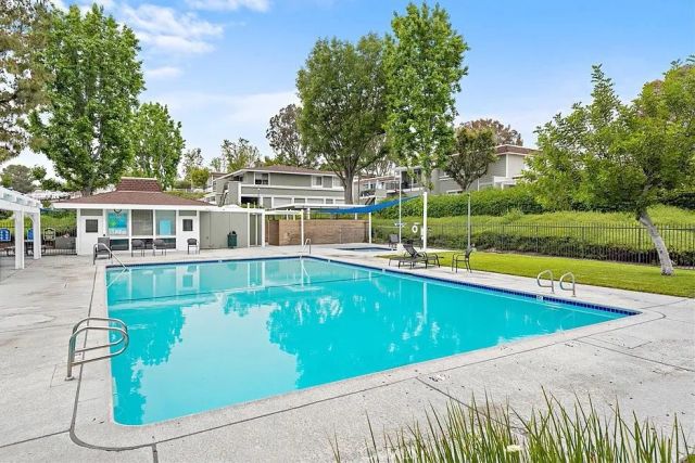 26025 Via Pera J3, Mission Viejo, CA 92691