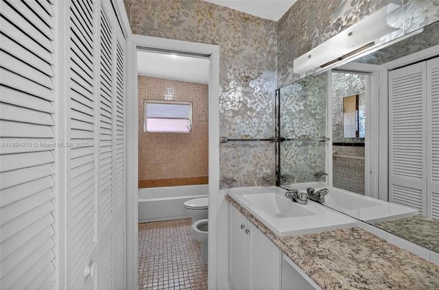 5900 NE 4th Ct, Miami, FL 33137