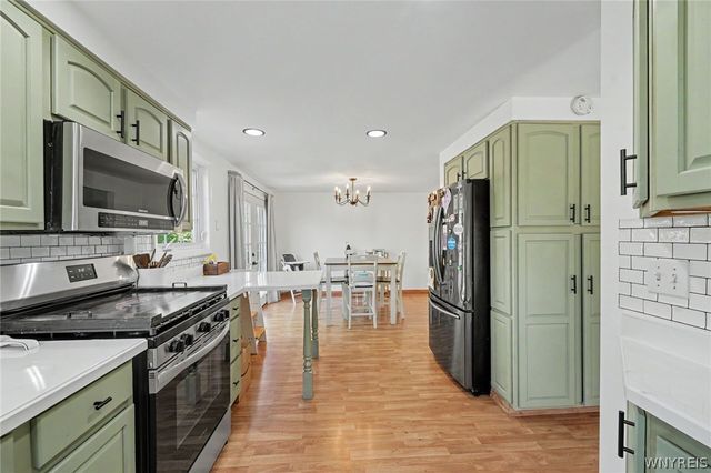 210 Woodcrest Drive, West Seneca, NY 14220