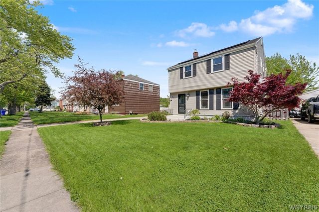 210 Woodcrest Drive, West Seneca, NY 14220