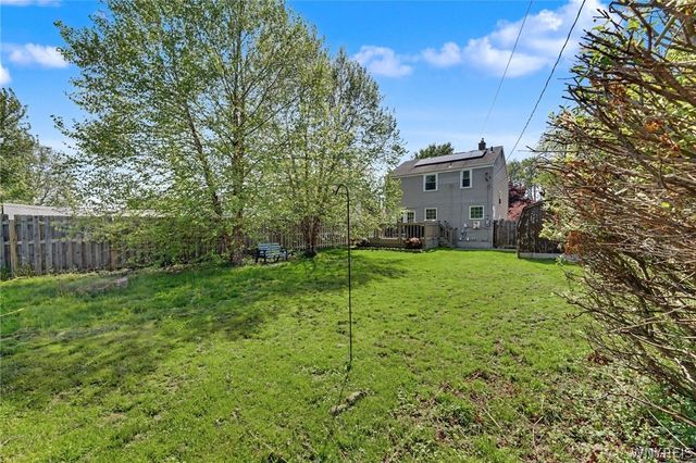 210 Woodcrest Drive, West Seneca, NY 14220