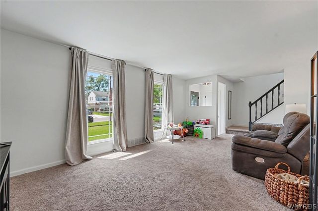 210 Woodcrest Drive, West Seneca, NY 14220