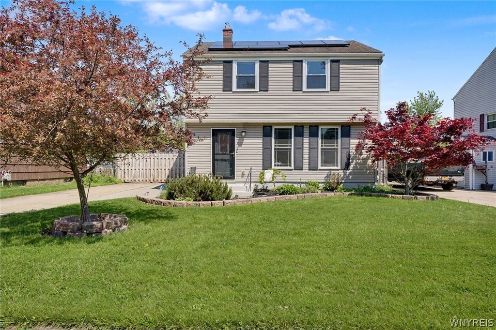 210 Woodcrest Drive, West Seneca, NY 14220