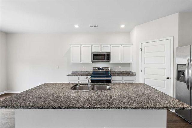 5758 Barrington Run, Union City, GA 30291