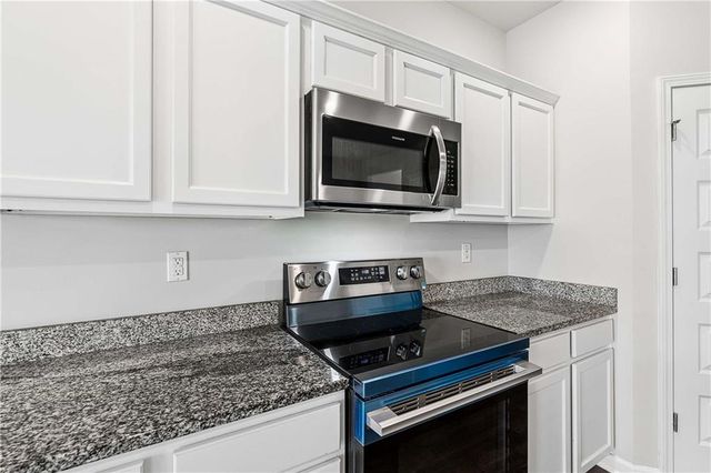 5758 Barrington Run, Union City, GA 30291