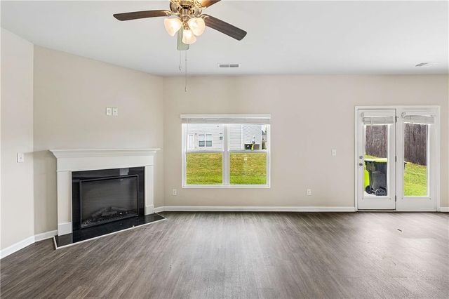 5758 Barrington Run, Union City, GA 30291