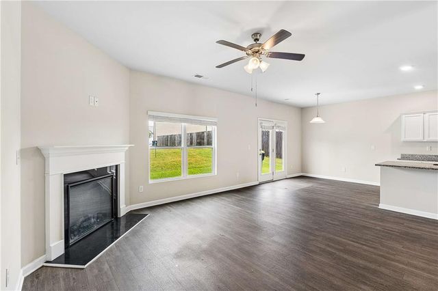5758 Barrington Run, Union City, GA 30291