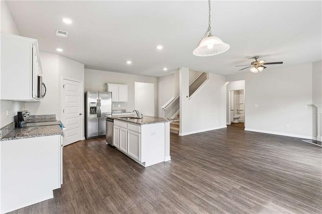 5758 Barrington Run, Union City, GA 30291