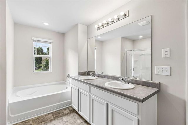 5758 Barrington Run, Union City, GA 30291