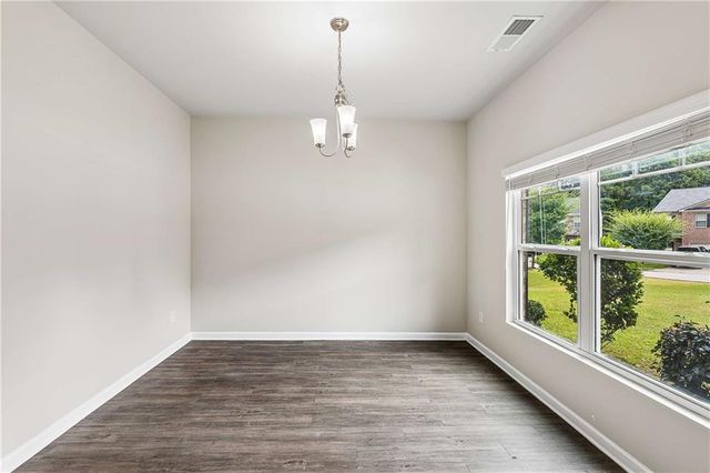 5758 Barrington Run, Union City, GA 30291