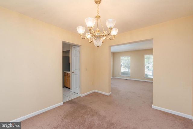 8005 SILVER FOX DR, Glen Burnie, MD 21061
