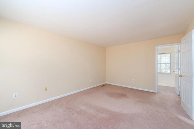 8005 SILVER FOX DR, Glen Burnie, MD 21061