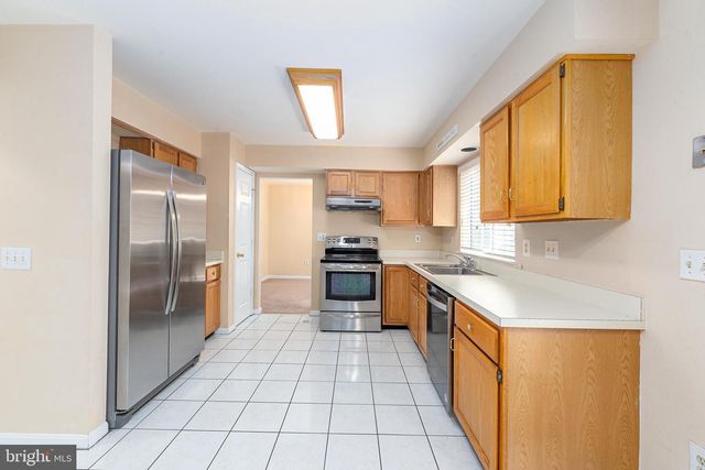 8005 SILVER FOX DR, Glen Burnie, MD 21061