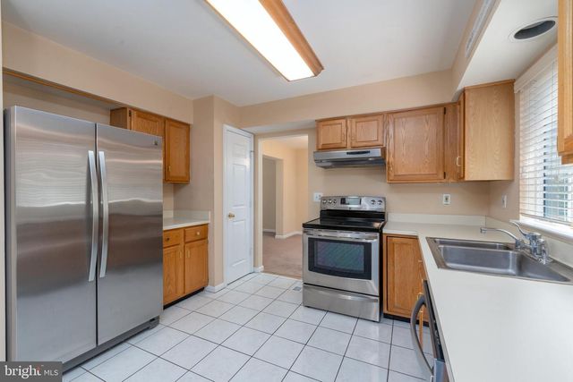 8005 SILVER FOX DR, Glen Burnie, MD 21061