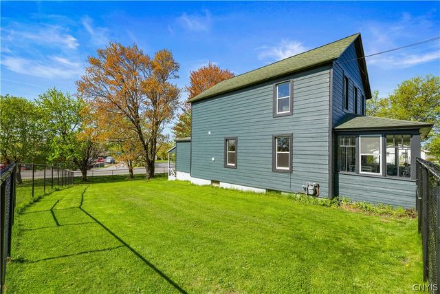 9422 Maynard Drive, Marcy, NY 13403