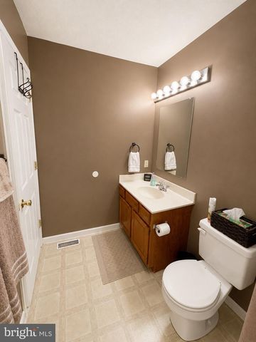 326 HOLLIDA LN, Martinsburg, WV 25404