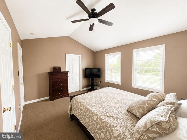 326 HOLLIDA LN, Martinsburg, WV 25404