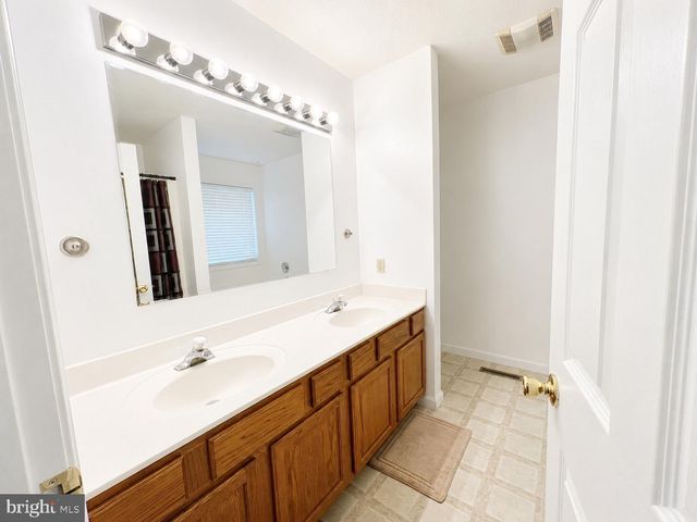 326 HOLLIDA LN, Martinsburg, WV 25404