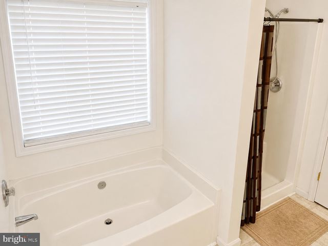 326 HOLLIDA LN, Martinsburg, WV 25404