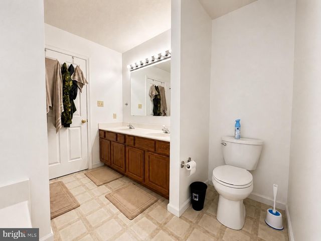 326 HOLLIDA LN, Martinsburg, WV 25404