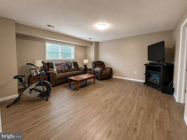 326 HOLLIDA LN, Martinsburg, WV 25404