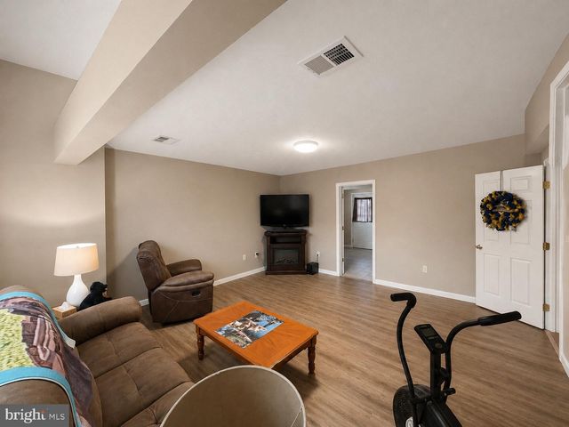 326 HOLLIDA LN, Martinsburg, WV 25404