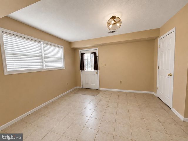 326 HOLLIDA LN, Martinsburg, WV 25404