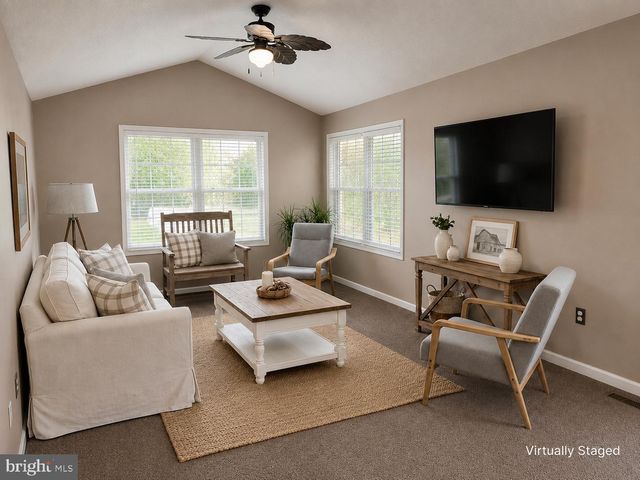 326 HOLLIDA LN, Martinsburg, WV 25404