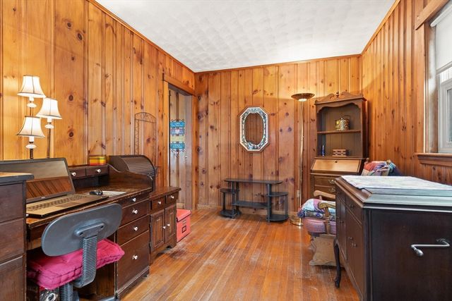 4 Vernon St, Ayer, MA 01432