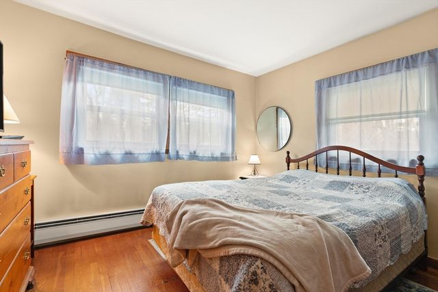 4 Vernon St, Ayer, MA 01432