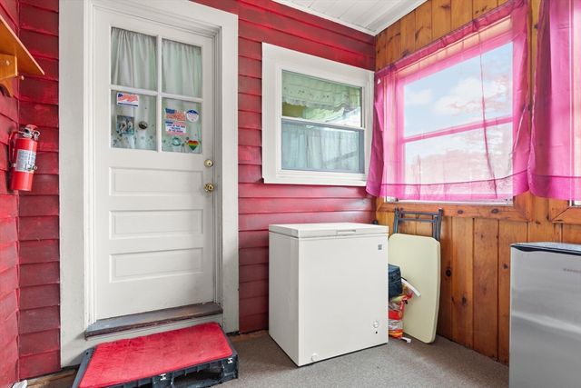 4 Vernon St, Ayer, MA 01432