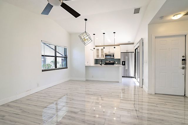 22354 Pineapple Walk Drive, Boca Raton, FL 33433
