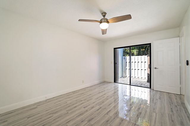 22354 Pineapple Walk Drive, Boca Raton, FL 33433