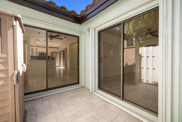 22354 Pineapple Walk Drive, Boca Raton, FL 33433