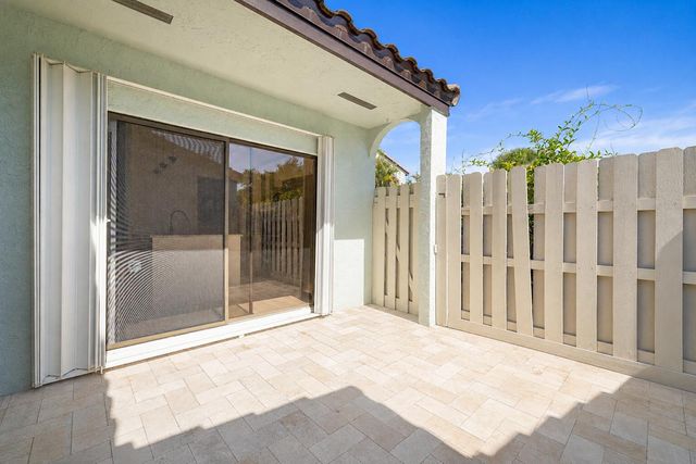 22354 Pineapple Walk Drive, Boca Raton, FL 33433