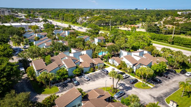 22354 Pineapple Walk Drive, Boca Raton, FL 33433