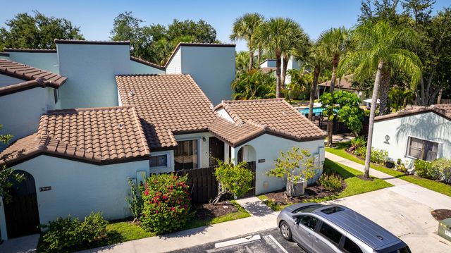22354 Pineapple Walk Drive, Boca Raton, FL 33433