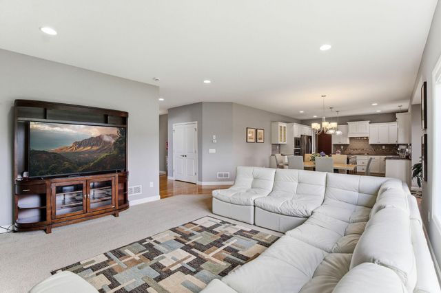 12920 Rose Bluff Boulevard, Burnsville, MN 55337